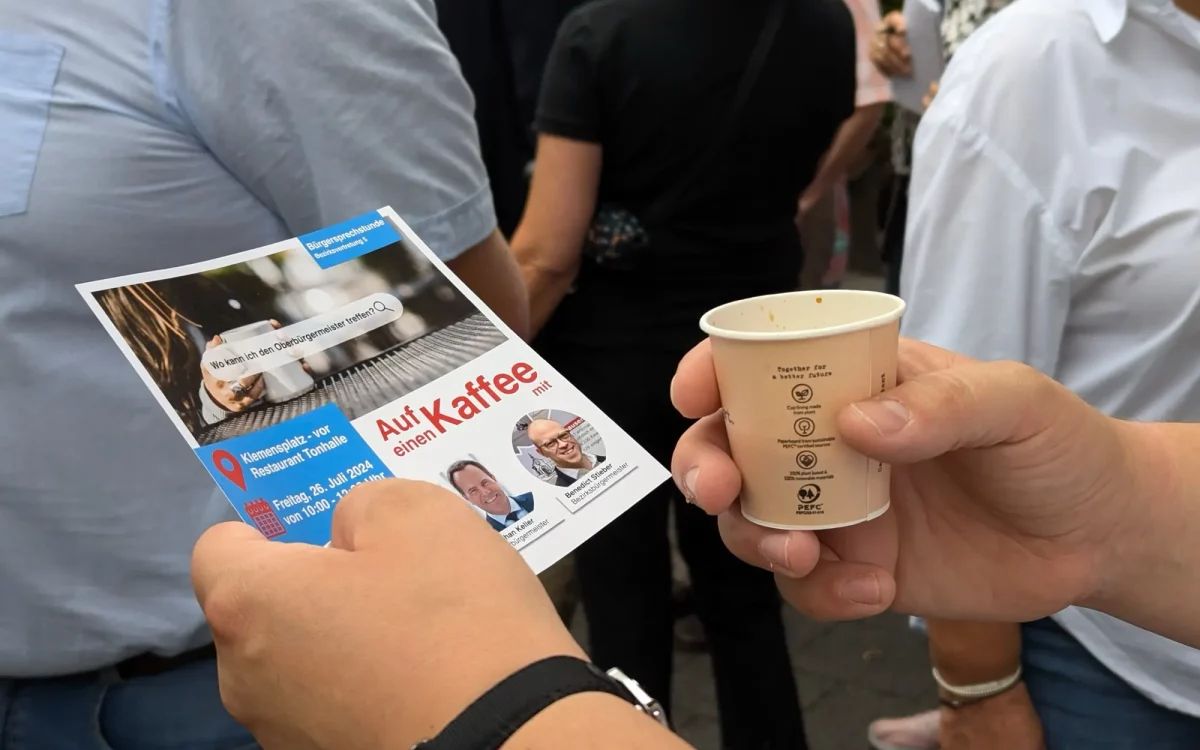 Auf einen Kaffee mit Oberbürgermeister Dr. Stephan Keller und Bezirksbürgermeister Benedict Stieber. Foto: ah