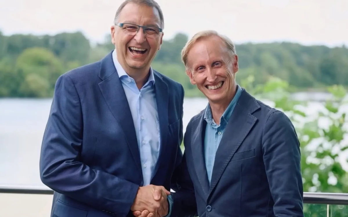 DBI-Geschäftsführer Rasmus C. Beck (rechts) begrüßt Marco Peters als neuen Start-up-Coach für Duisburg. Foto: DBI