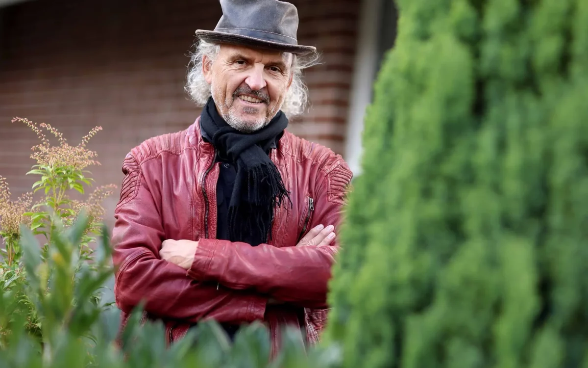 Thomas Klappstein aus Duisburg-Buchholz spricht im Radio über die Bedeutung von Freundschaften und Beziehungen. Foto: Marco Stepniak