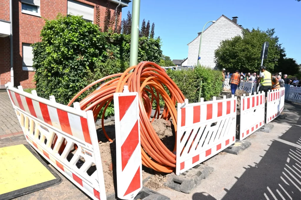 In Duisburg werden 245 Kilometer Kabel in den nächsten 18 Monaten verlegt. Foto: sam